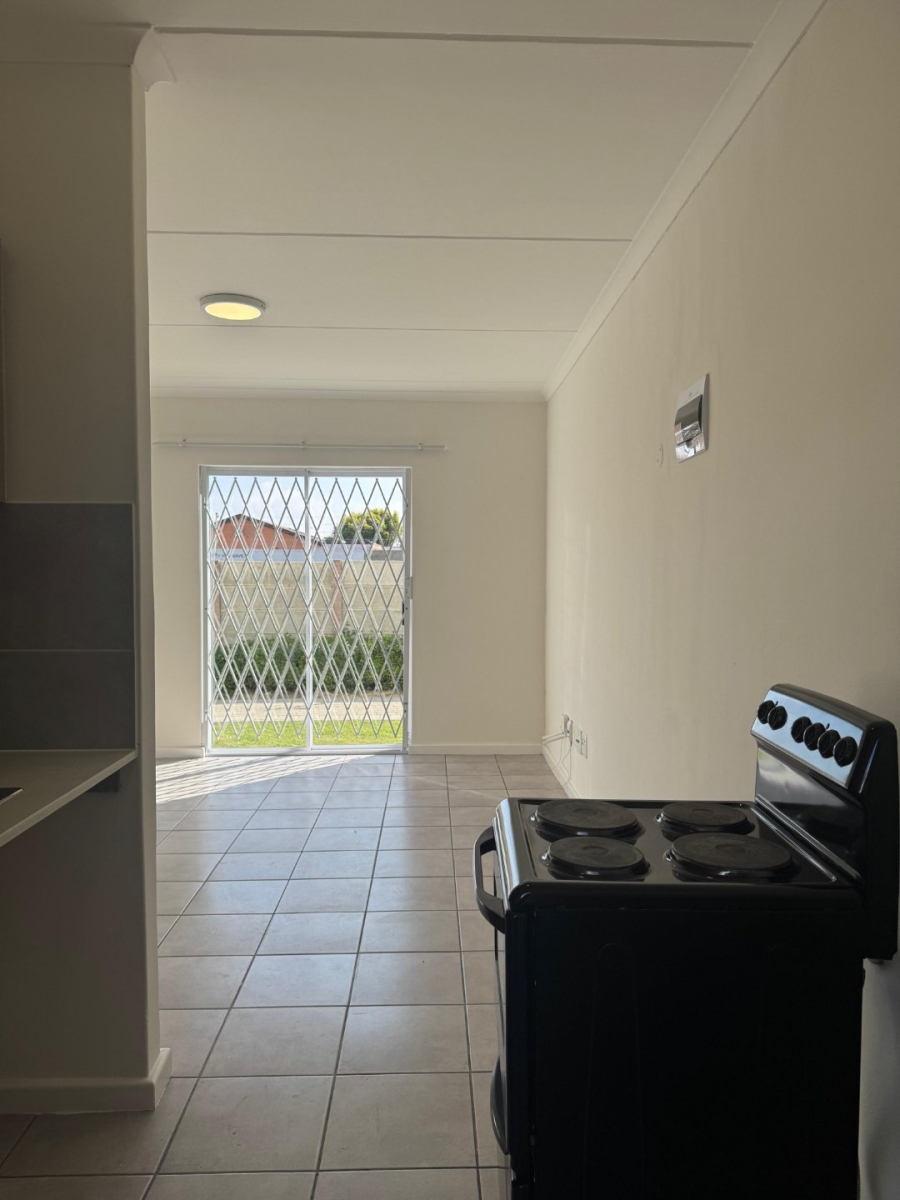 To Let 2 Bedroom Property for Rent in Heather Park Western Cape